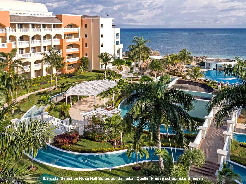Iberostar Hotel Selection Rose Hall Suites auf Jamaika - Poolanlage am Strand