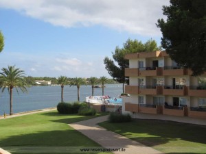 Pool Bellevue Club Alcudia Blick auf den Binnensee