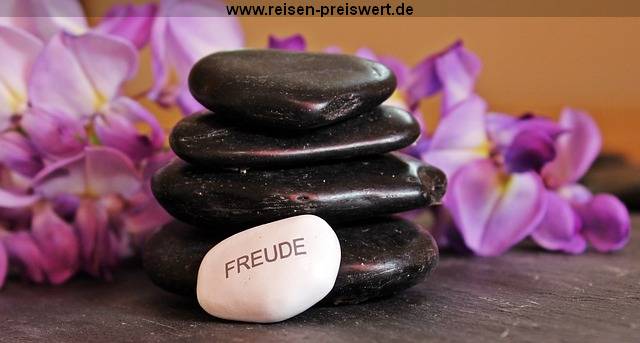 Wellness Urlaub bei einer Massage entspannen