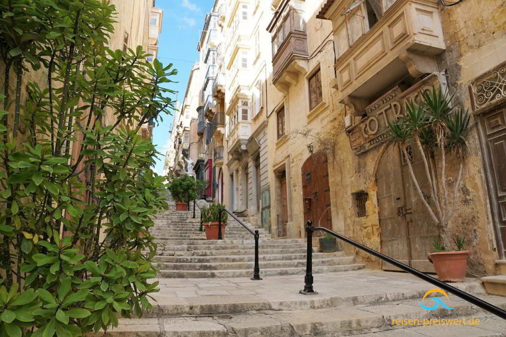 Valletta - Hauptstadt von Maltabarocke Stadt mit historischen Gebäuden und Gassen