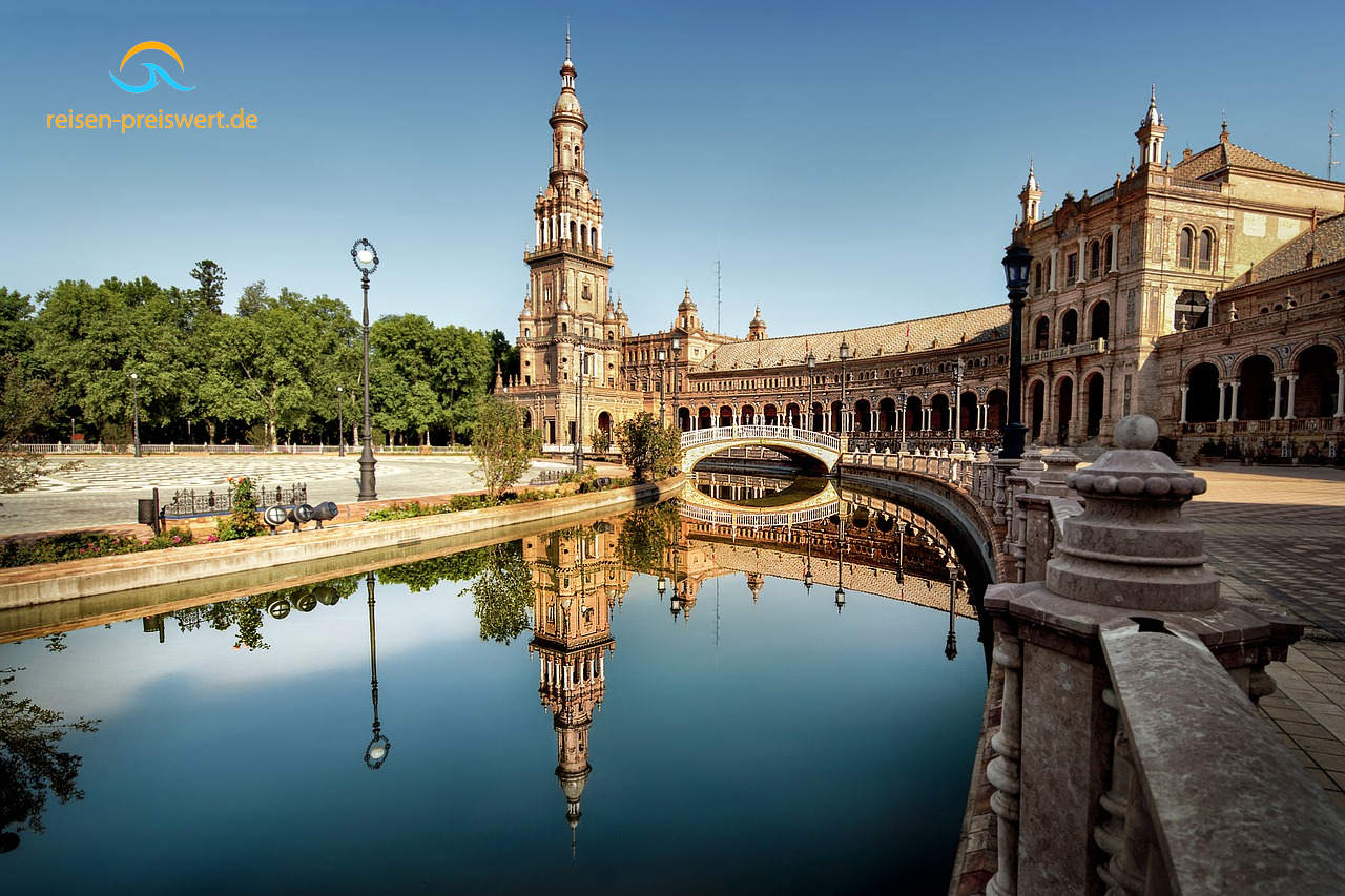 Blick auf das Regionalparlament in Sevilla - Spanien
