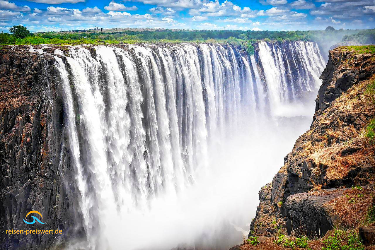 Viktoriafälle - Wasserfall des Sambesi zwischen den Grenzstädten Victoria Falls in Simbabwe und Livingstone in Sambia